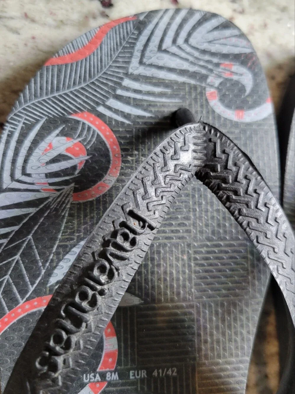 HAVAIANAS Flip-Flop US 8 Black & Red Scroll And Palm Leaves